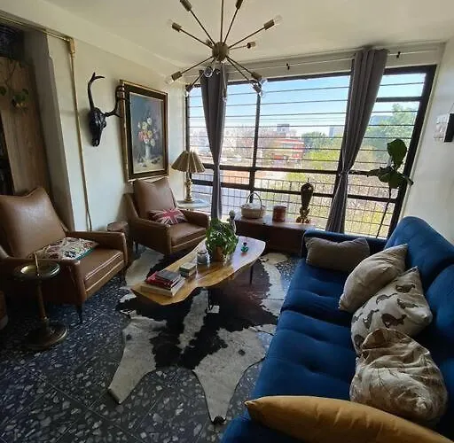 Stunning Apartment With Spacious Private Rooftop!