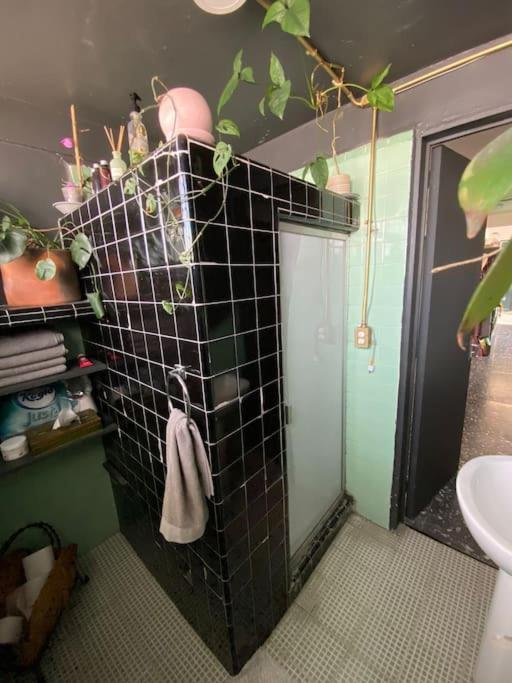 Stunning With Spacious Private Rooftop!