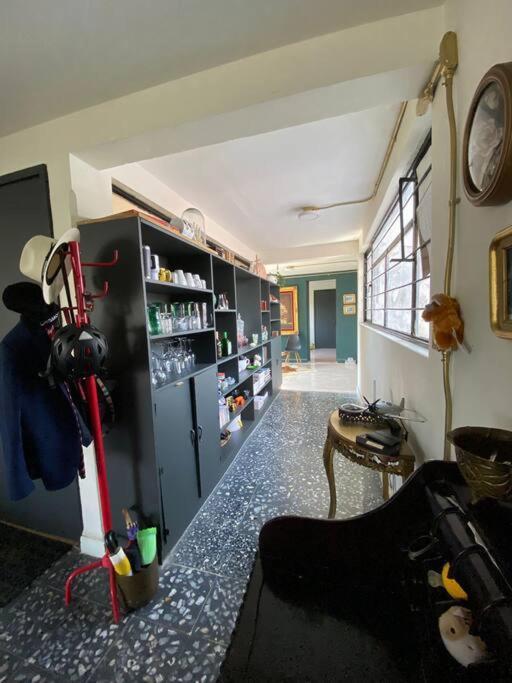 Stunning With Spacious Private Rooftop! Apartment *